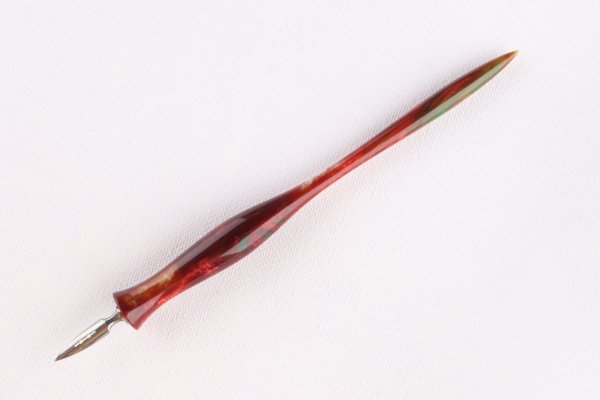 Straight pen holder made of epoxy resin