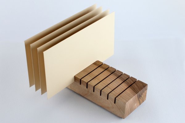Envelope dryer made of walnut wood
